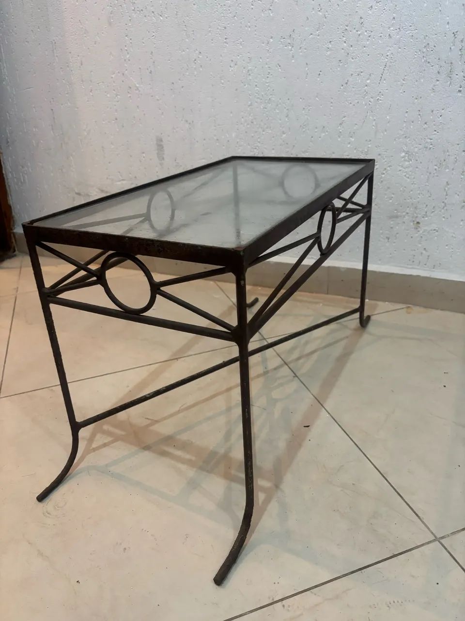 Mesinha vintage de ferro e vidro