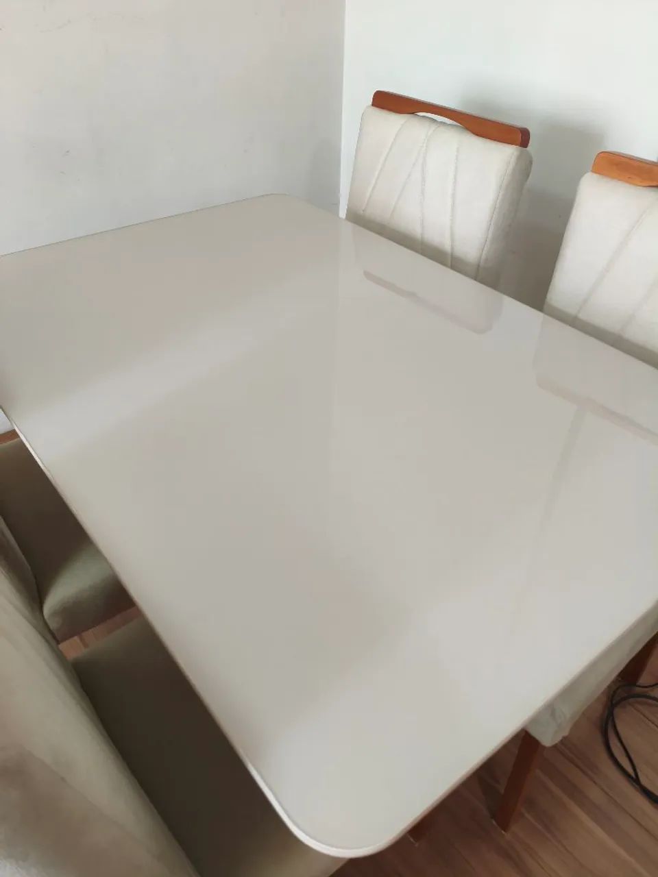 Mesa de jantar - 4 cadeiras estofadas - Foto 2