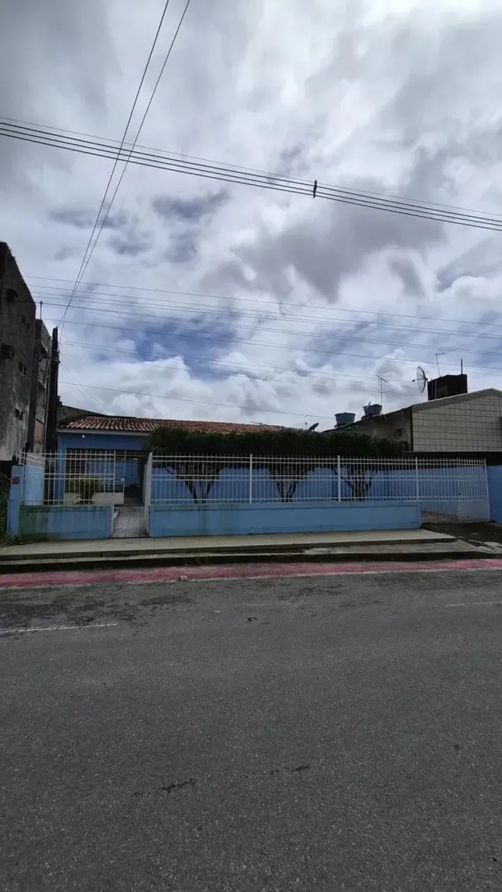 Aluga - se excelente casa na iputinga
