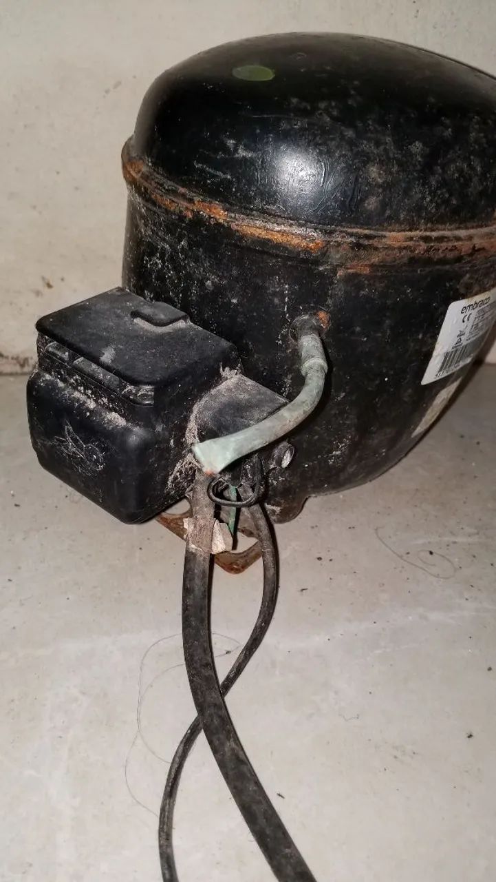 Vende-se este motor de geladeira  - Foto 2