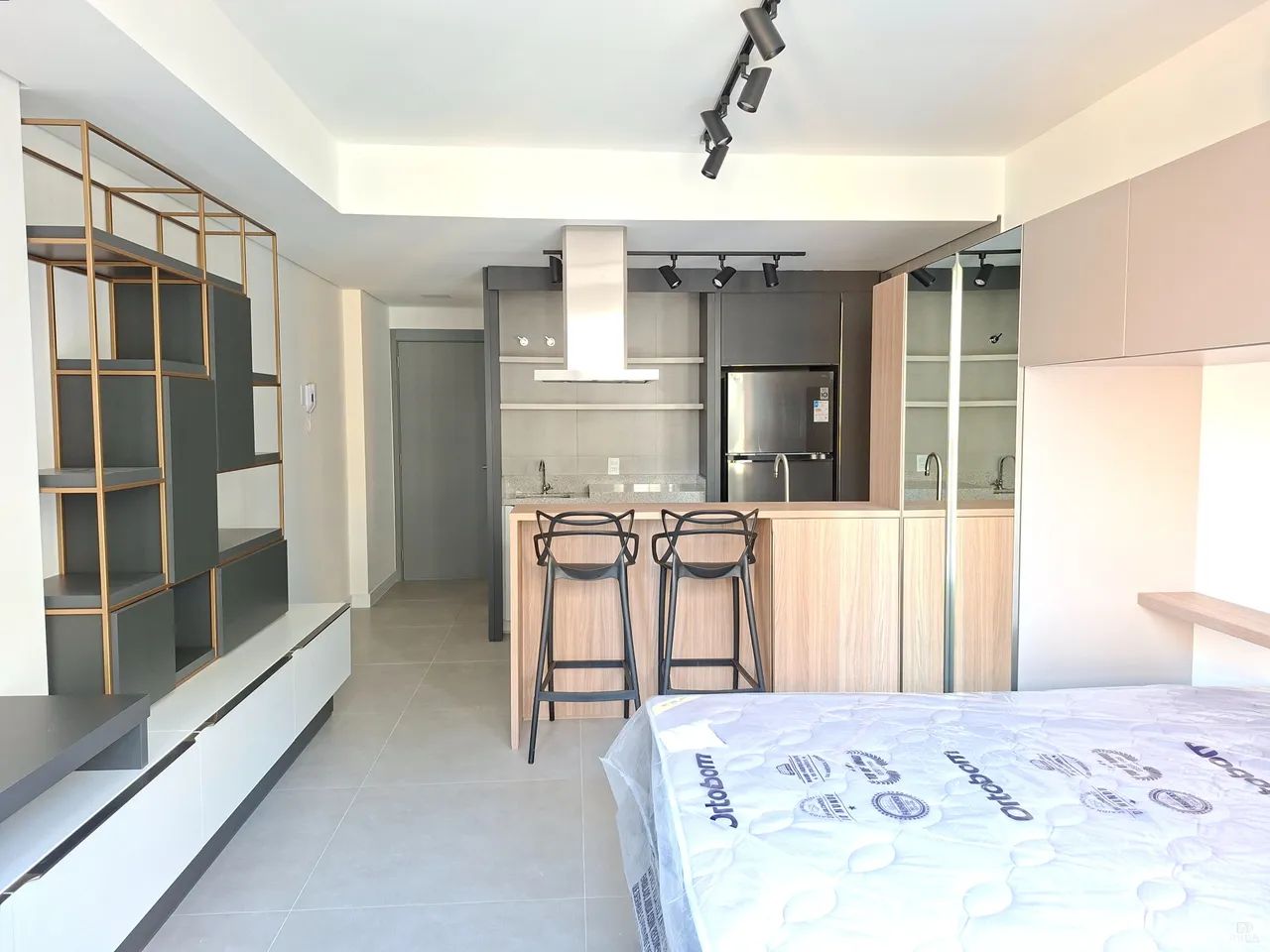 Studio mobiliado para alugar na Trindade