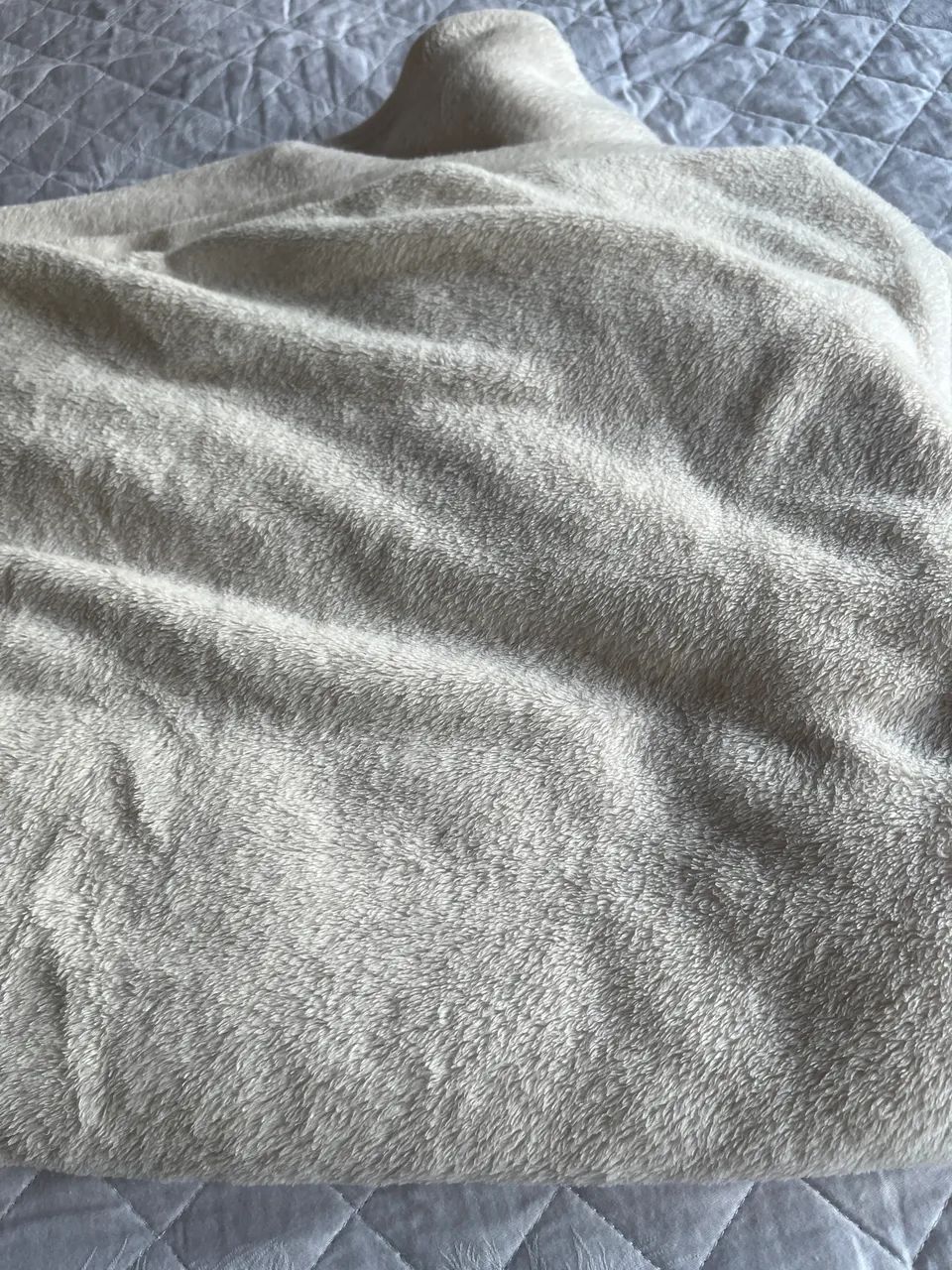 Cobertor fleece solteiro beige claro 