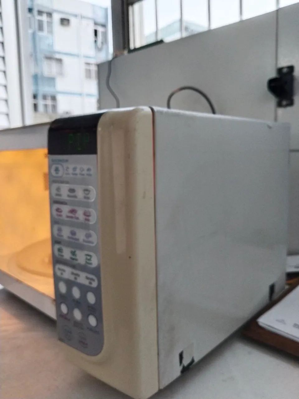 Micro-ondas Electrolux MEF41, com capacidade de 31 litro - Foto 2