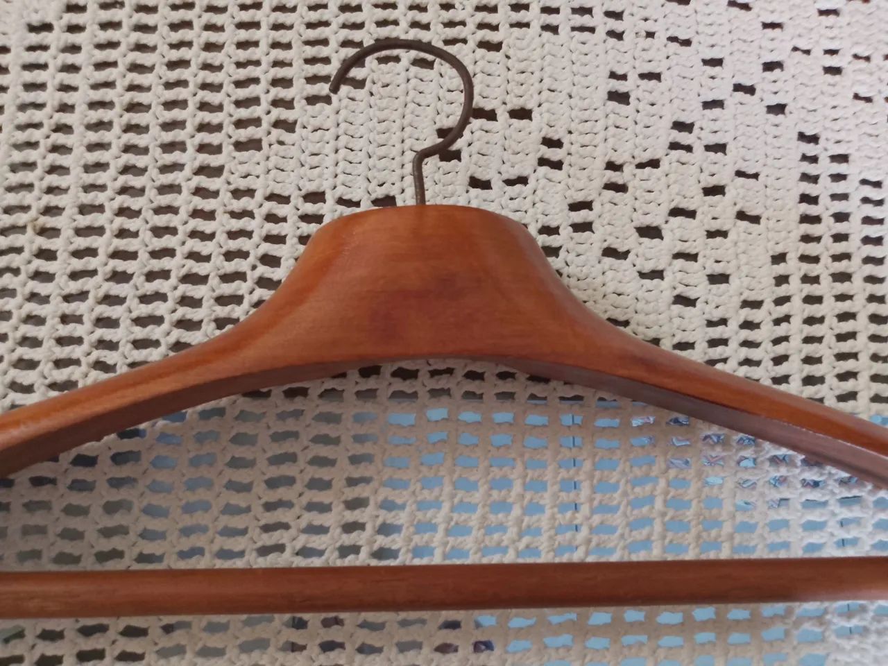 Cabide antigo madeira maciça 43 cm - Foto 2