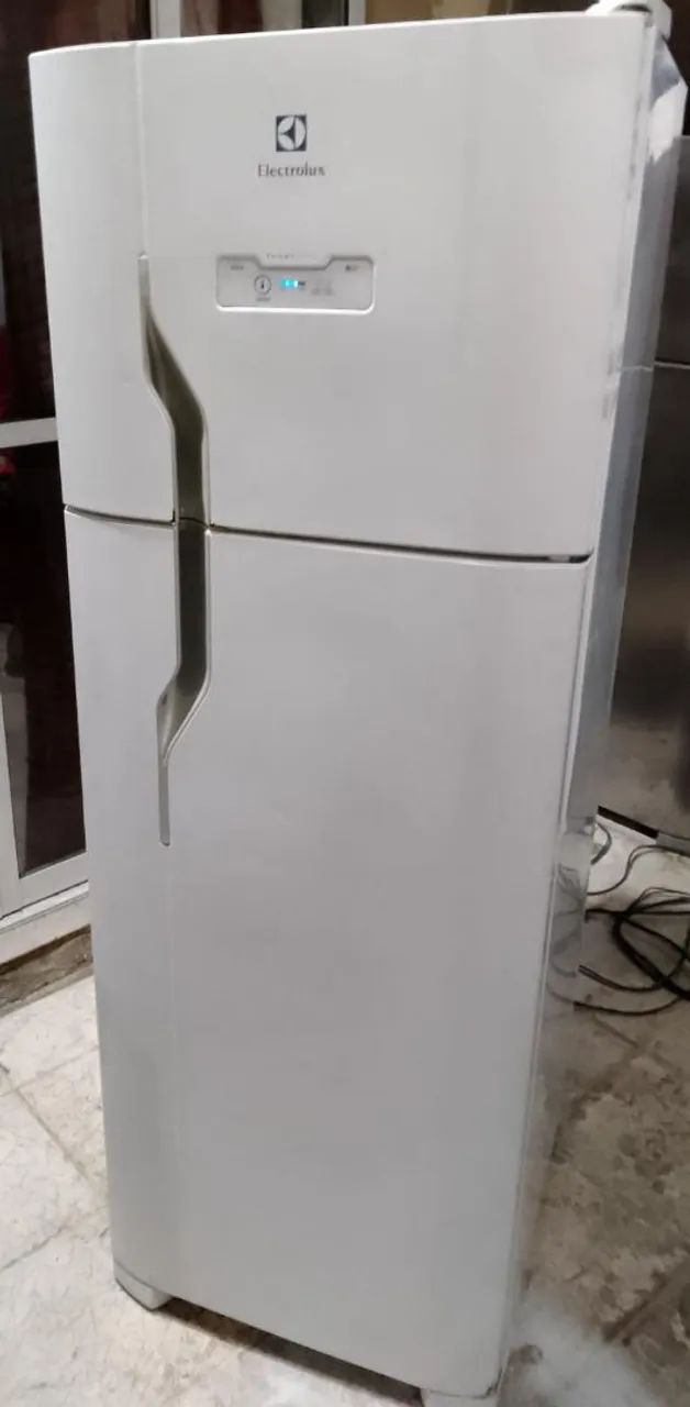 Vendo geladeira funcionando perfeitamente com garantia  - Foto 2