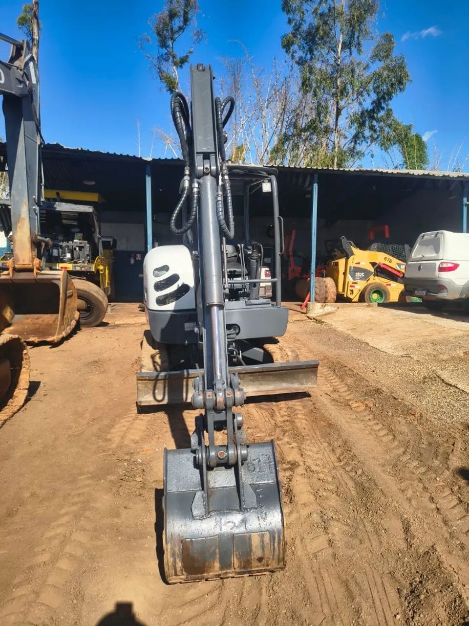 Mini escavadeira terex TC37B esteiras de borrachas oportunidade  - Foto 3