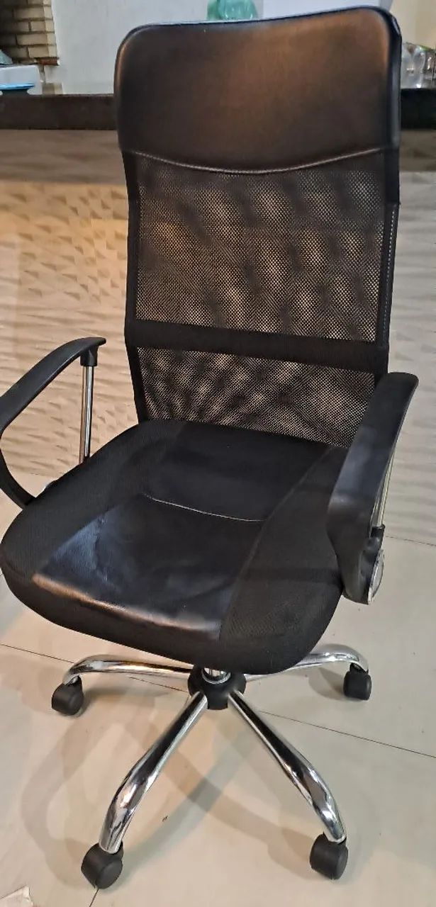 Super Well-Preserved Office Chair