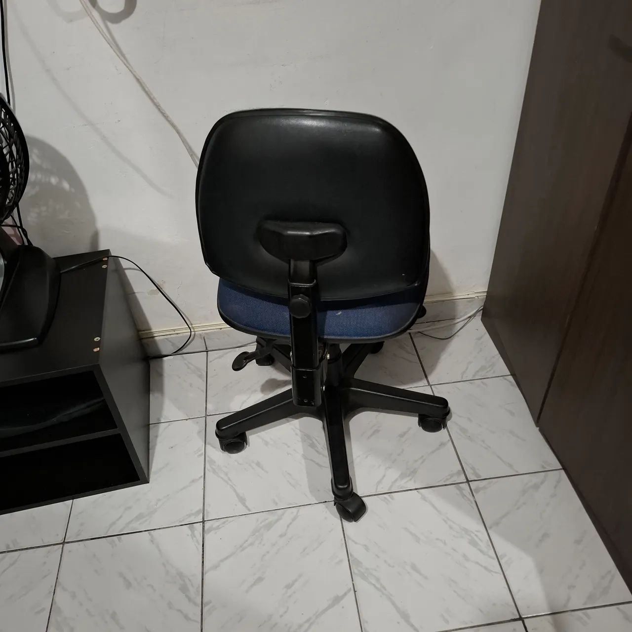 Cadeira de secretaria giratória  - Foto 2