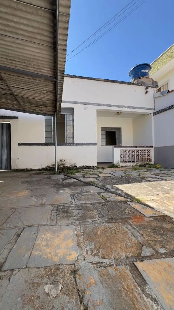 Casa a venda no Centro de Varginha 