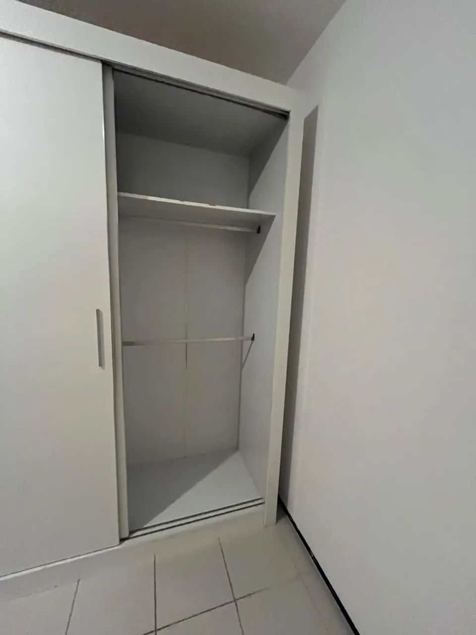 Guarda-roupa 3 portas  - Foto 4