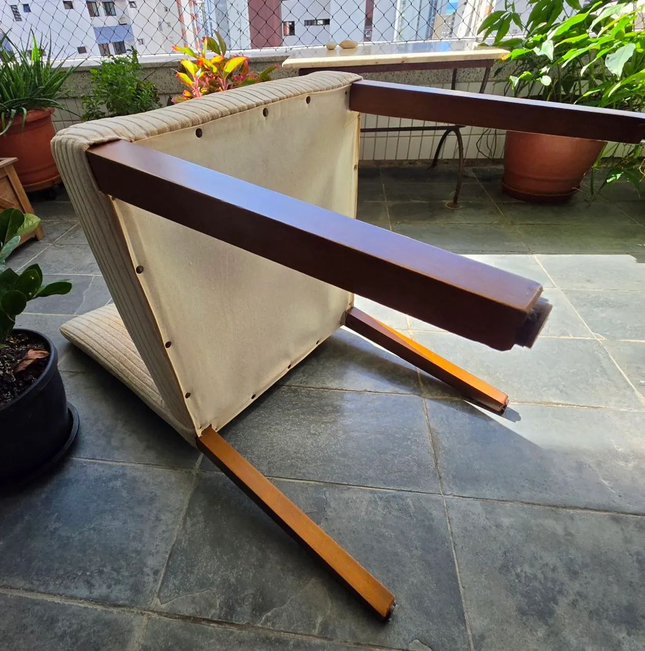  Quatro unidades de cadeiras estofadas. - Foto 4