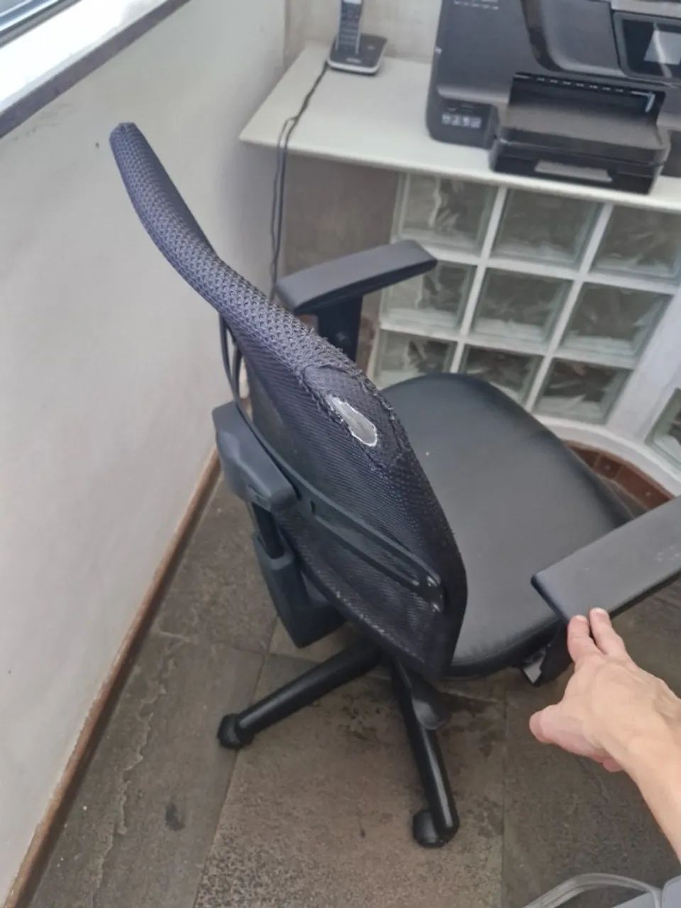 Cadeira de escritório Cavaletti modelo diretor - Foto 4
