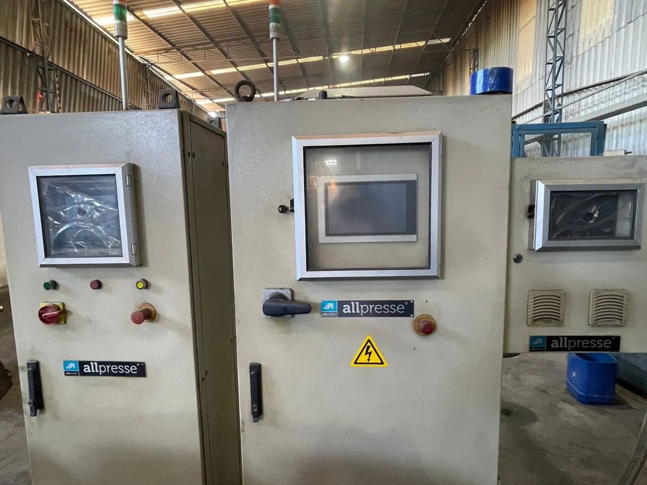 VENDO/TROCO INJETORA DE ALUMÍNIO 1000t ALLPRESSE - Foto 5