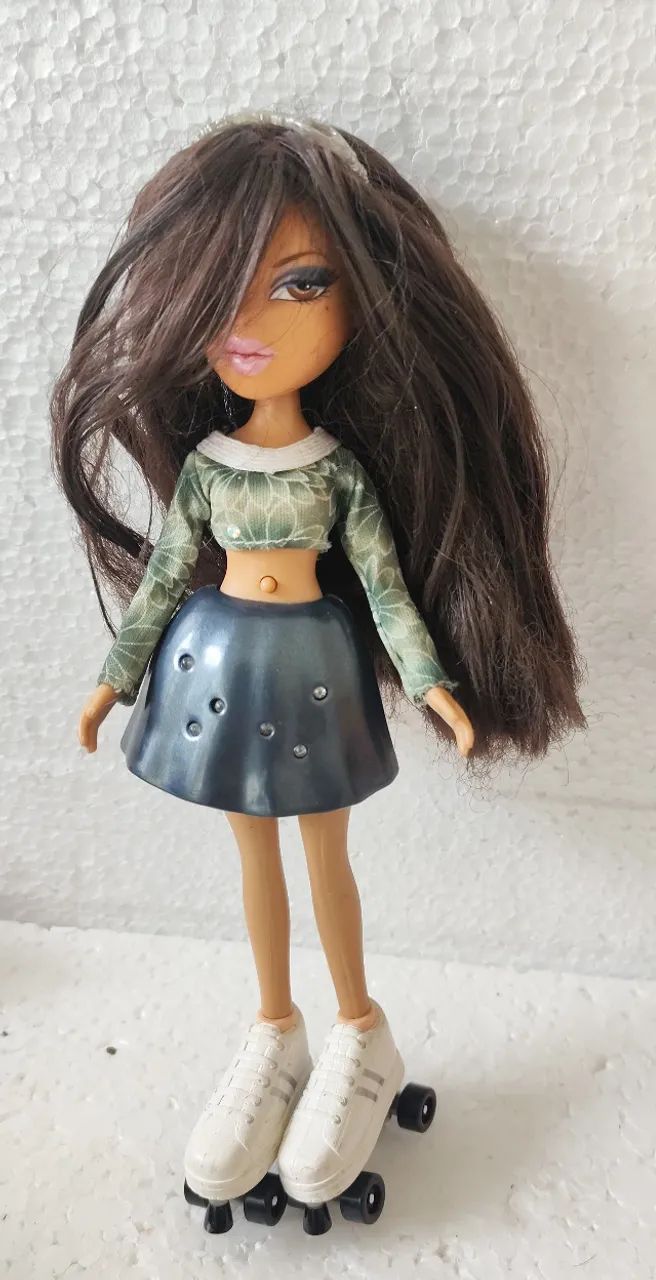 BONECA BRATZ