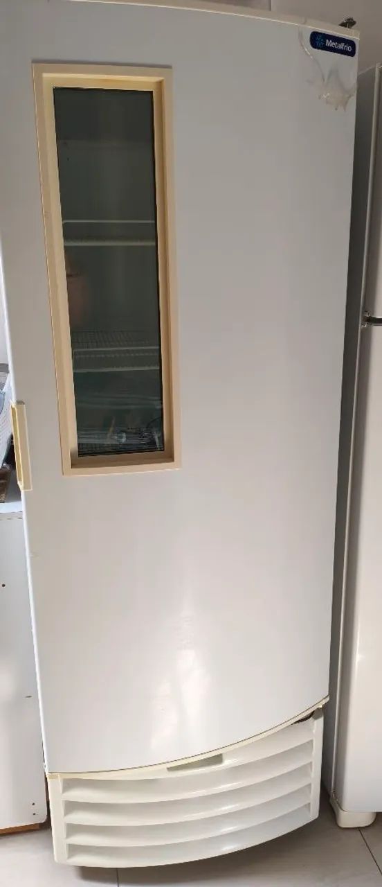 Freezer vertical metalfrio