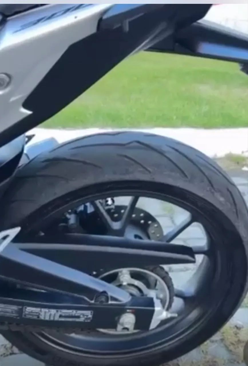 Vendo CB 300  -  Muito Nova - Foto 5