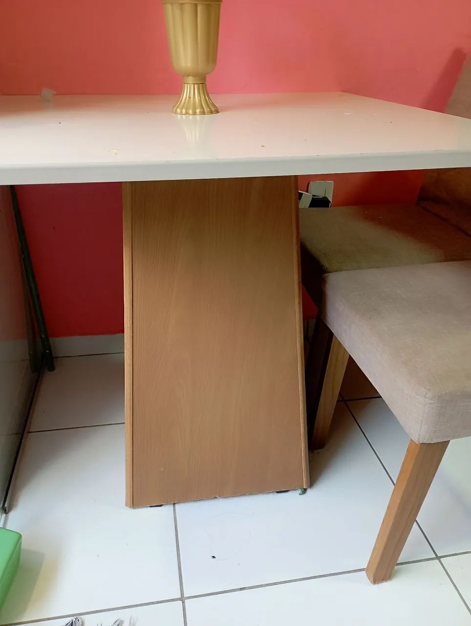 Mesa com 2 cadeira