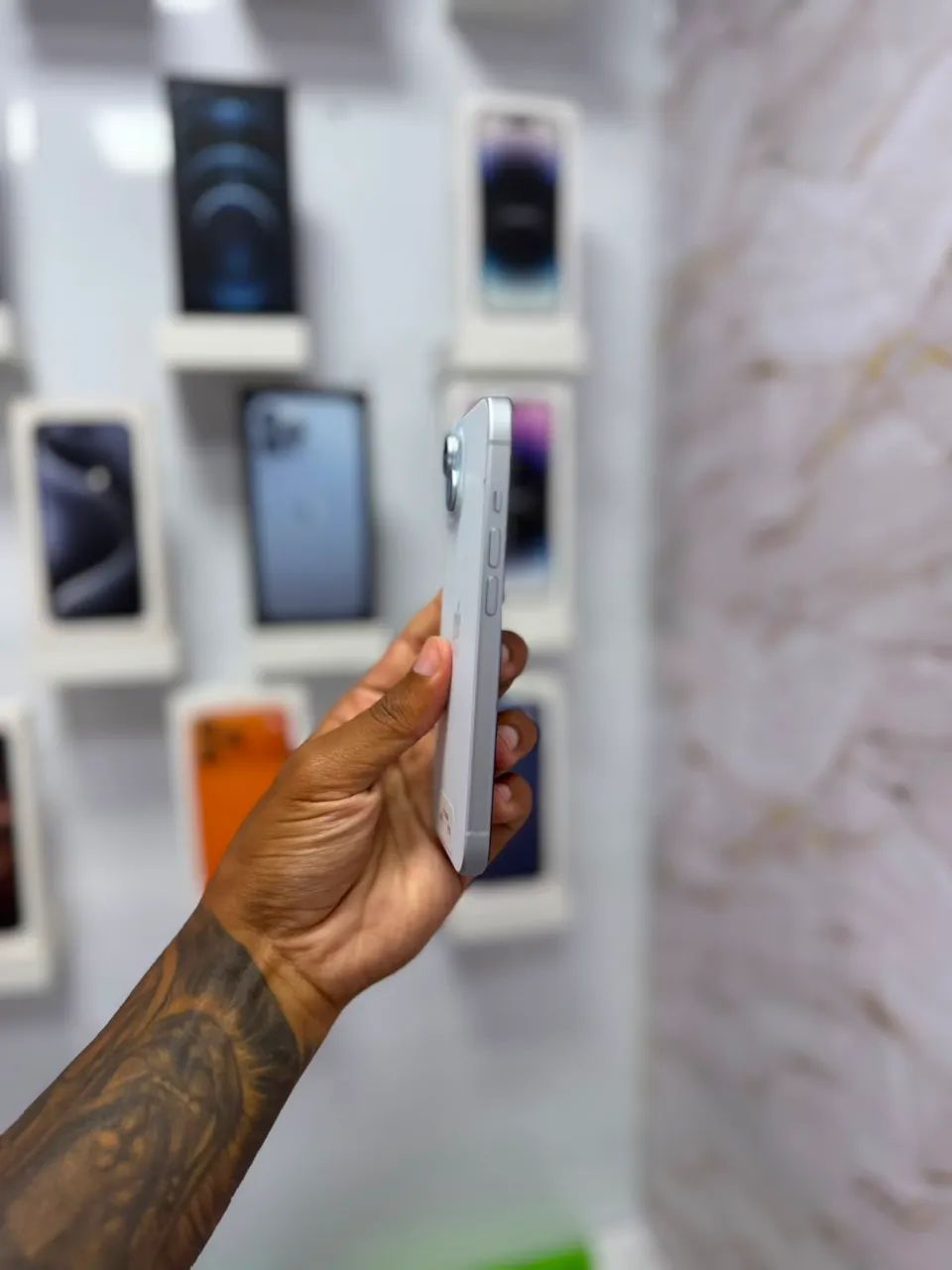 iPhone 15  - 128GB ? 3.099 - Foto 4