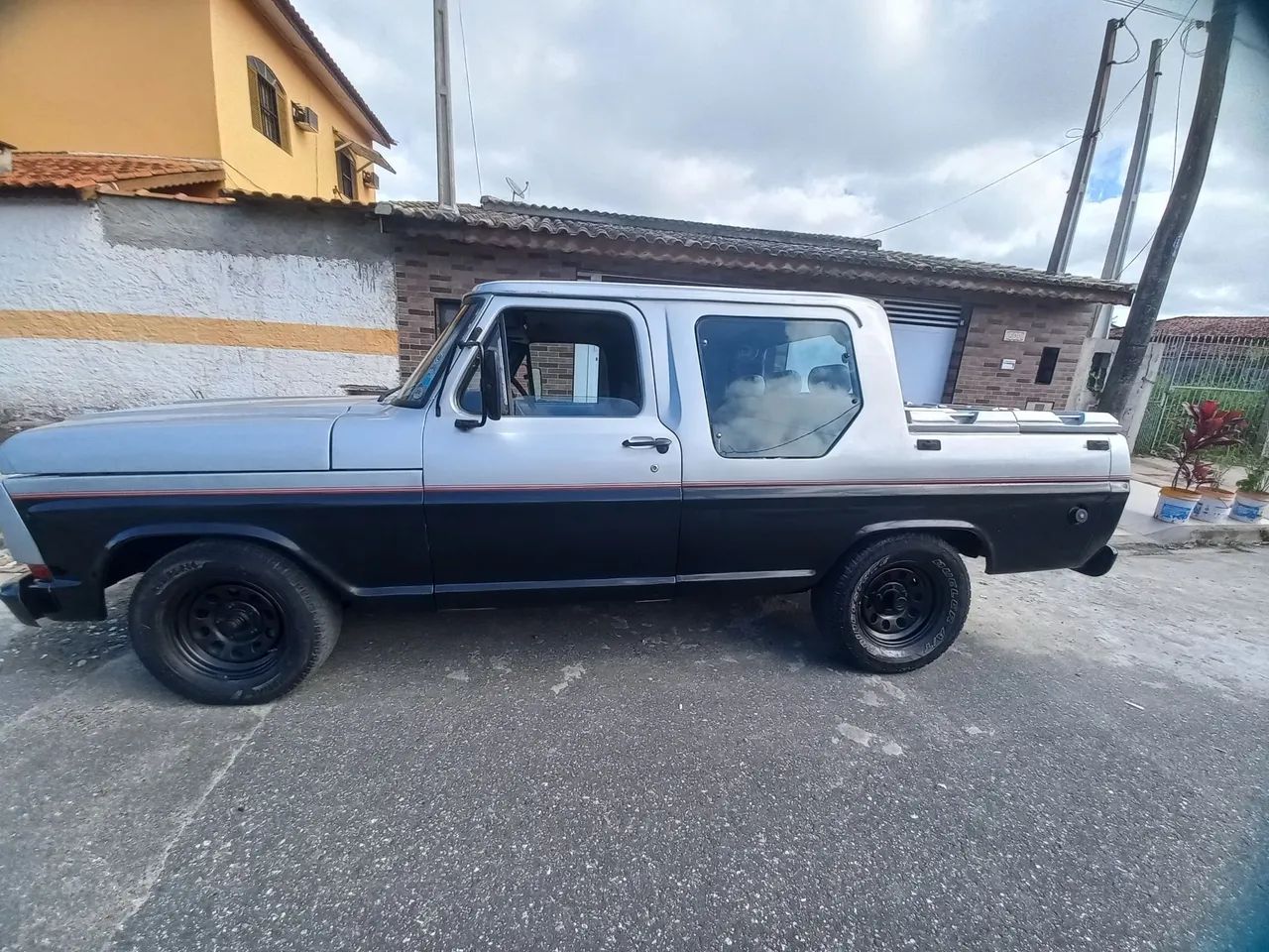 Ford F-1000 1987