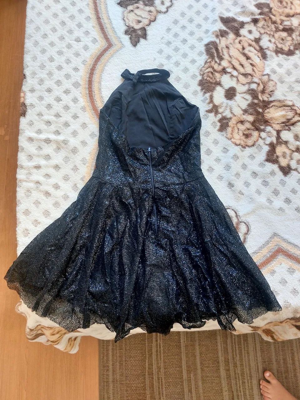 Vestido preto com brilho  - Foto 2