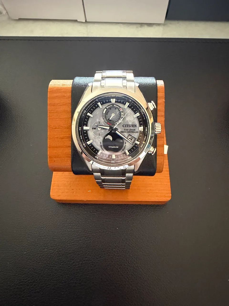 Relógio Citizen Tsuki Yomi Eco Drive Super Titanium Fases da Lua  - Foto 2