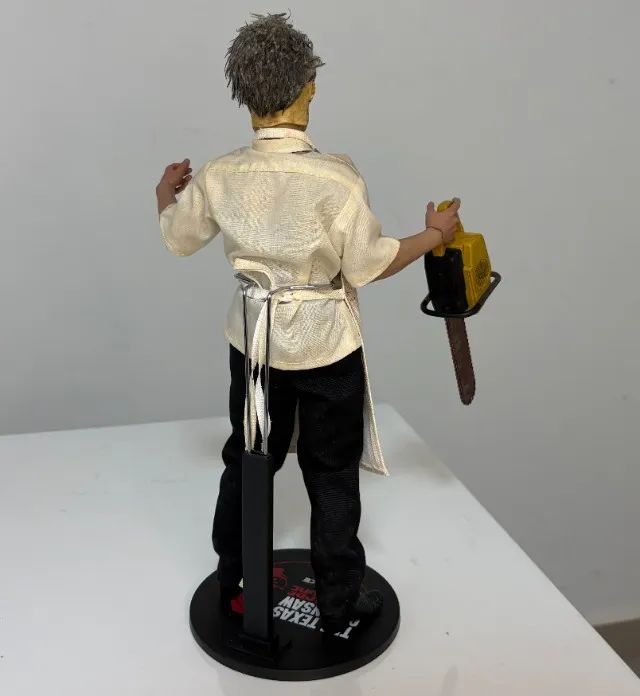 Sideshow Leatherface Boneco Figura de ação massacre da serra eletrica 1/6 - Foto 2