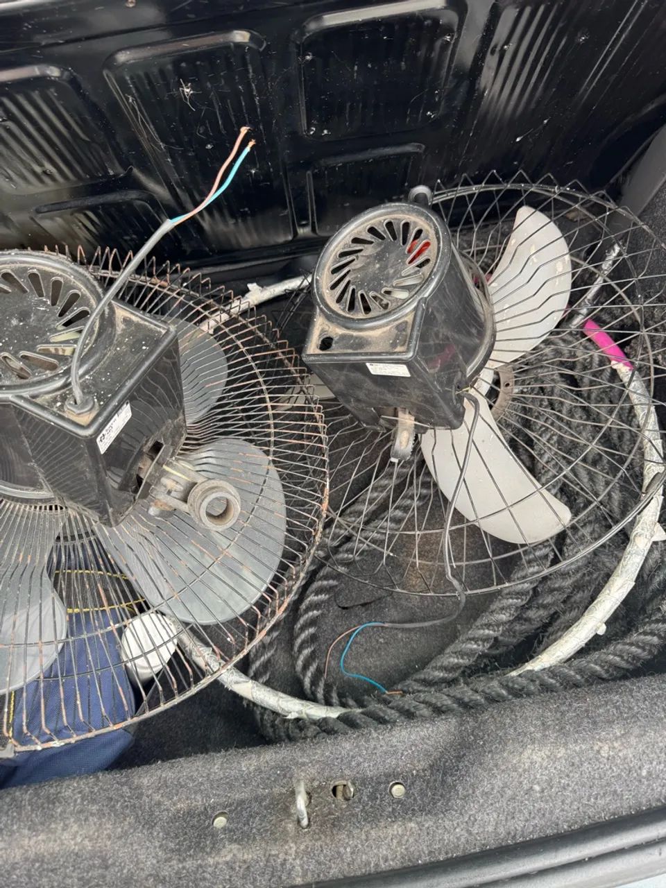 VENTILADOR DE PAREDE COM DEFEITO - Foto 3
