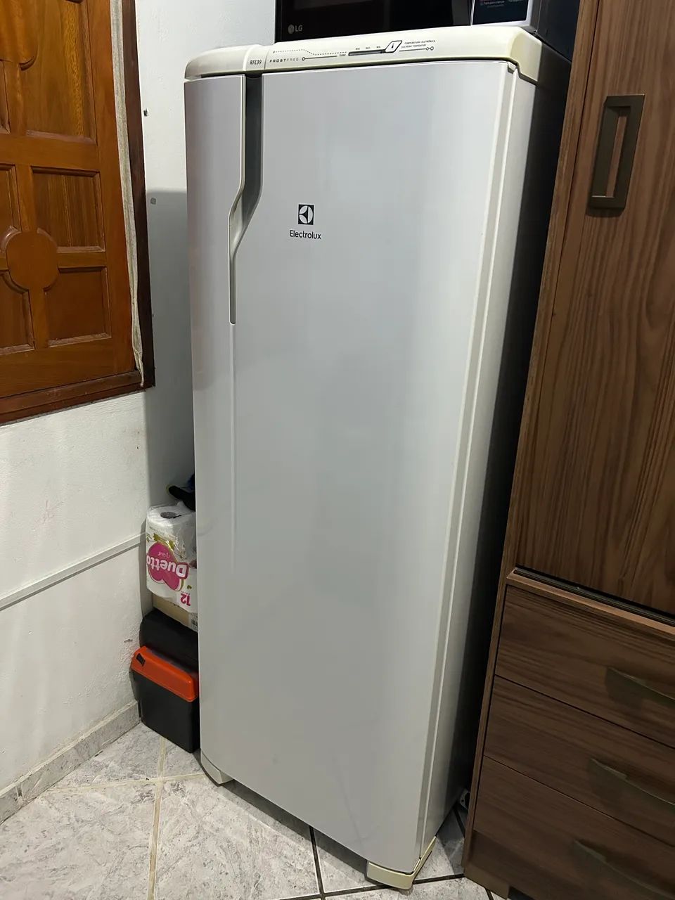 Geladeira Electrolux 322 litros - só ligar e usar - Foto 4