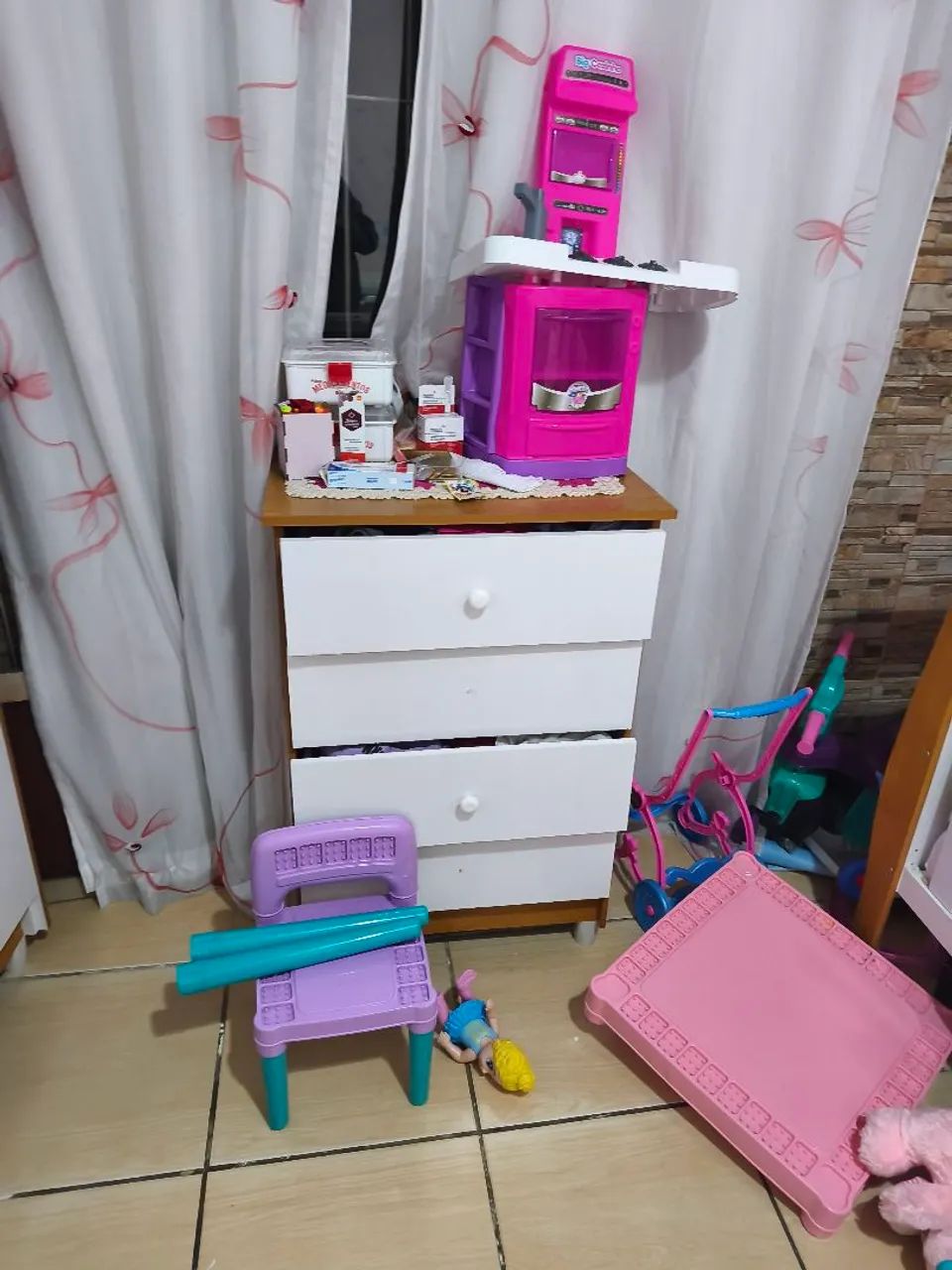 vende se im guarda roupa infantil com comoda  - Foto 2