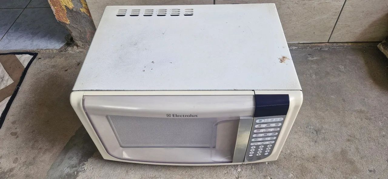 Microondas Electrolux 31 litros funcionando perfeitamente  - Foto 5
