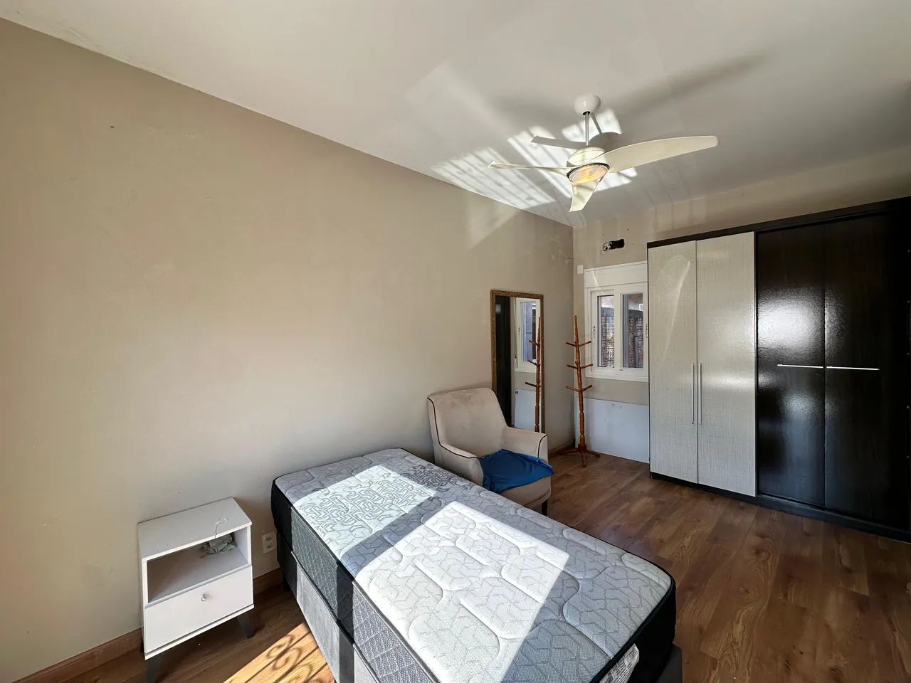 Casa, mobiliada com 4 dormitórios sendo 1 suíte no bairro Hípica, Zona Sul de Porto Alegre - Foto 9