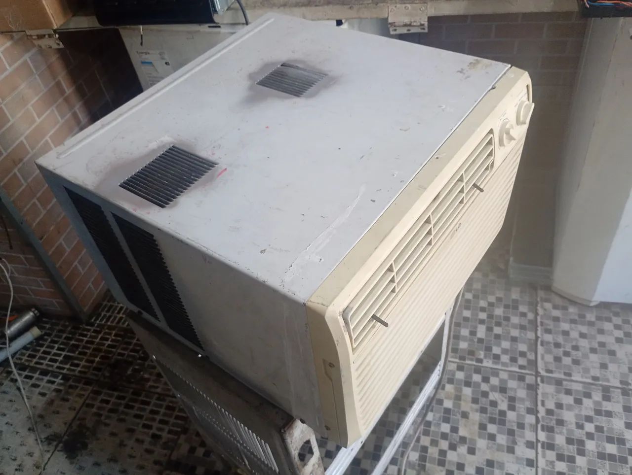 Vendo ar condicionado 10.000 BTUs funcionando perfeitamente - Foto 2