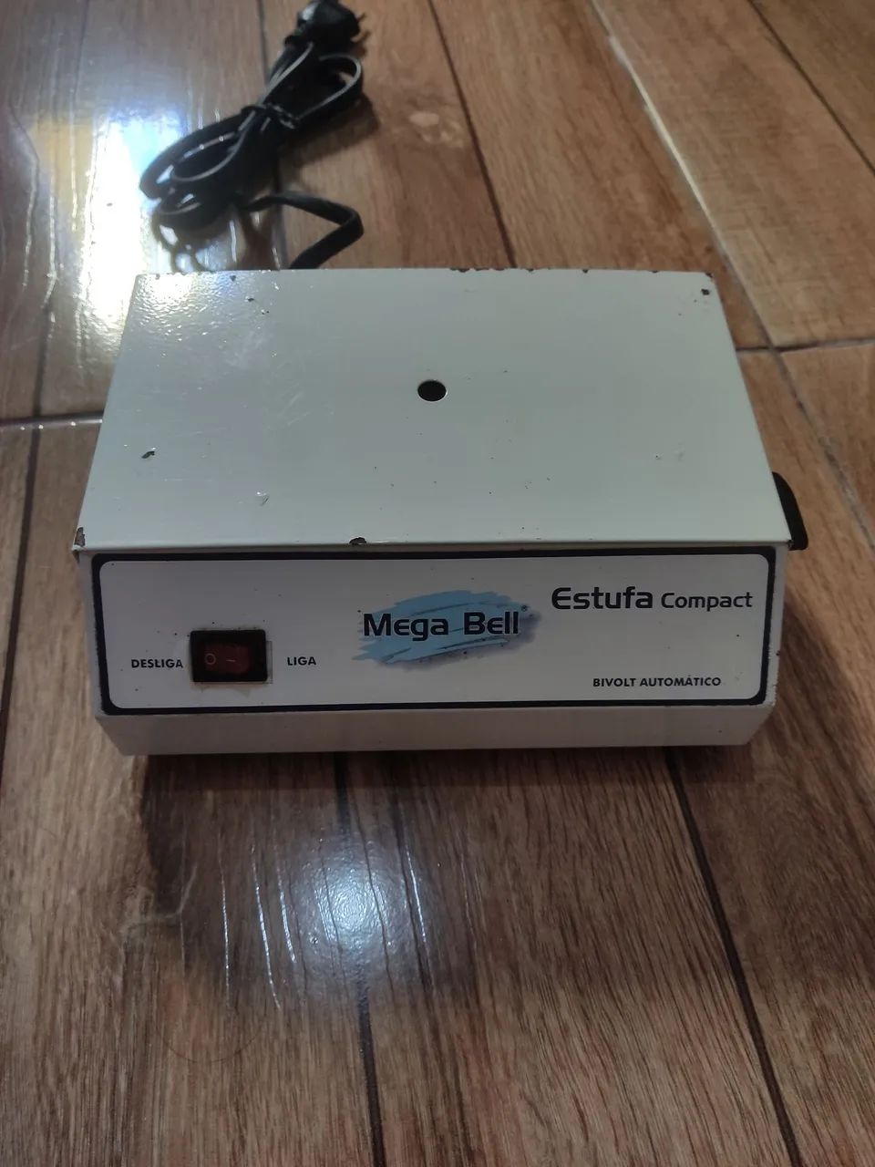 Estufa Compact Mega Bell Bivolt usada em bom estado  - Foto 3