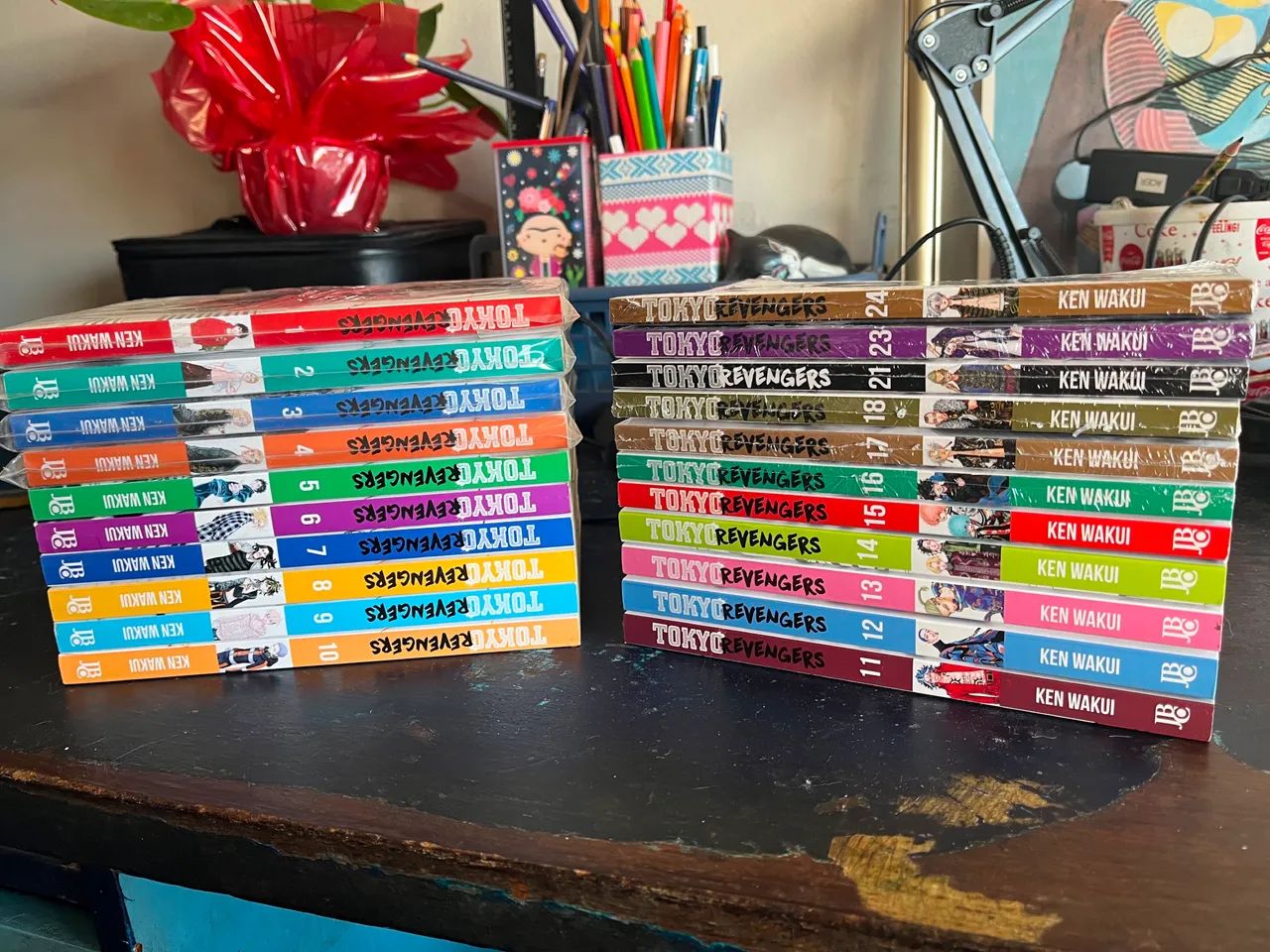 Tokyo Revengers dos volumes 1 ao 18 + 21, 23 e 24 (alguns lacrados!) - Foto 2