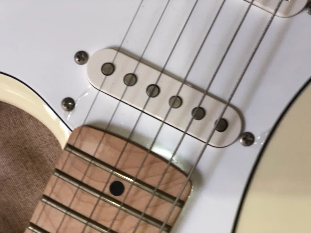 Guitarra Squier Stratocaster impecavel - Foto 3