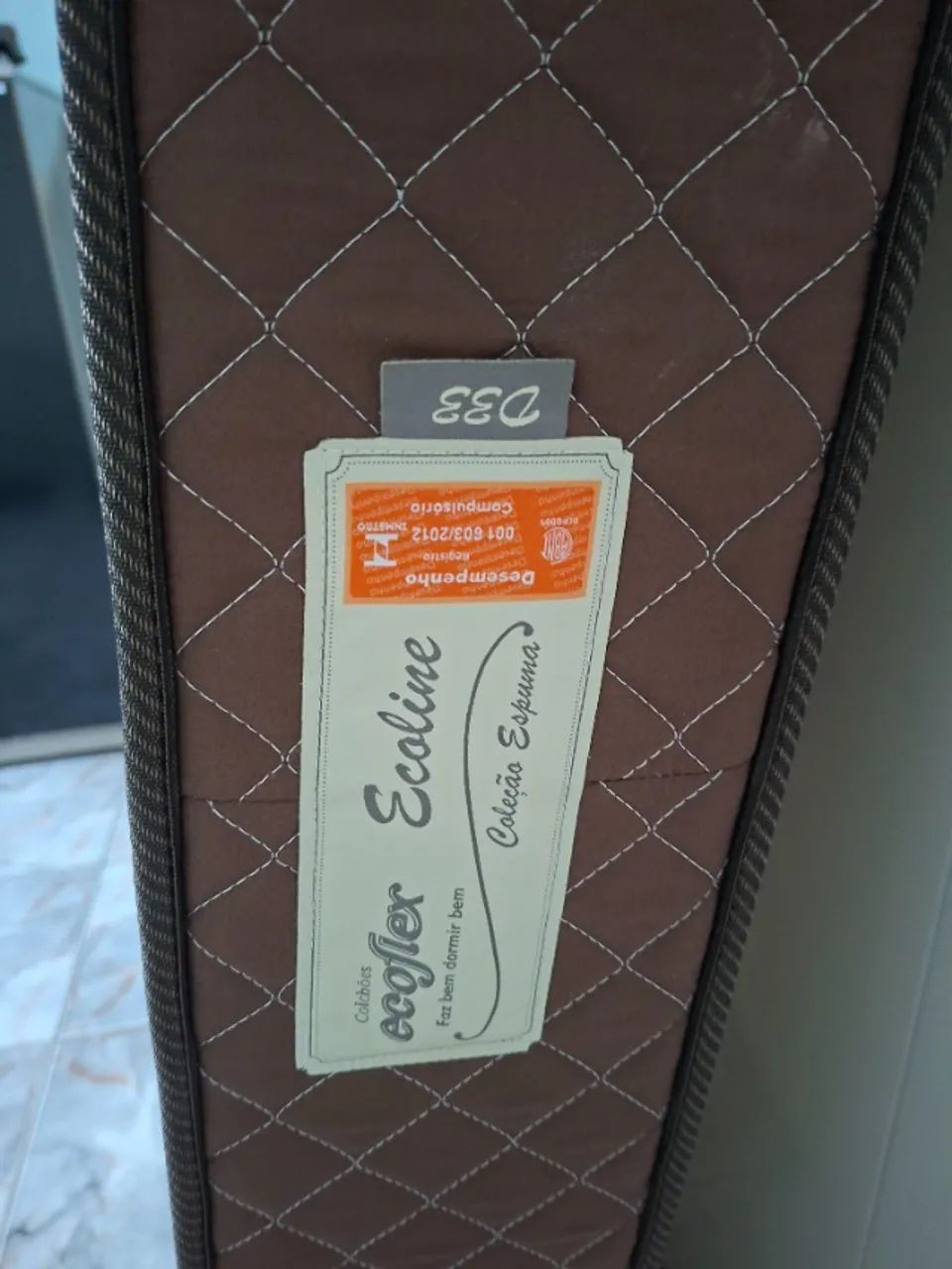 Vendo colchão de solteiro D33