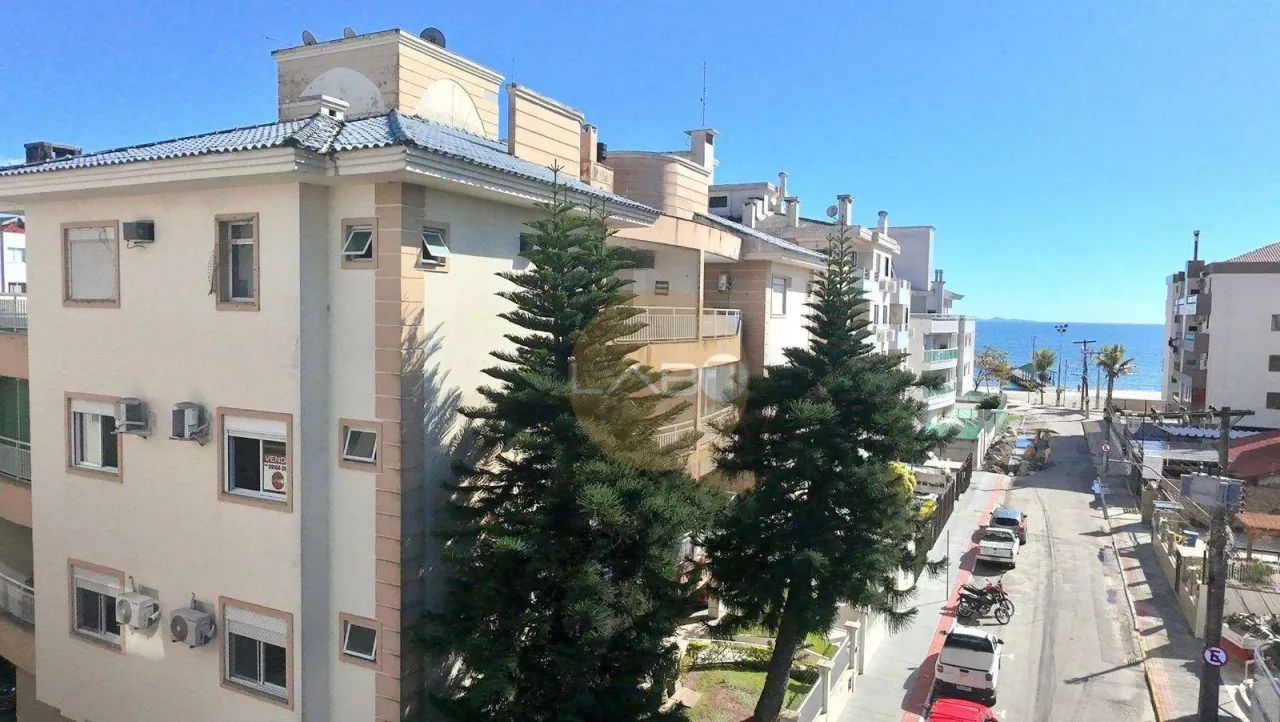 Apartamento 3 dormitórios sendo 1 suíte, semi mobiliado - Foto 2
