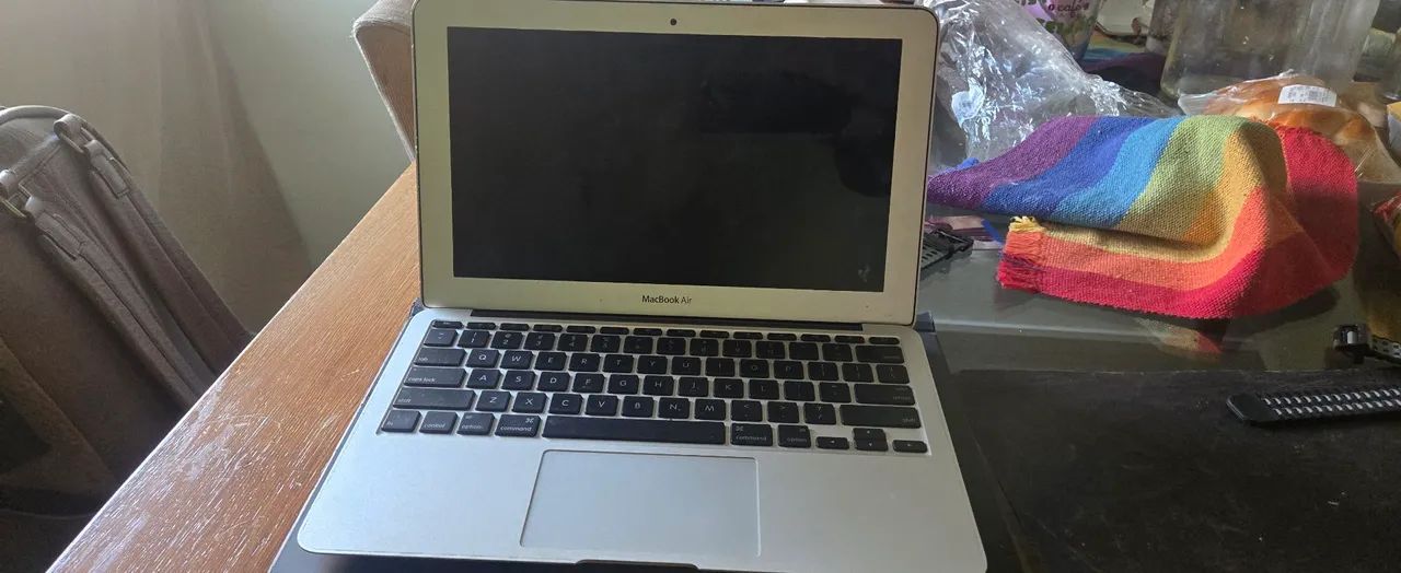MacBook Air em Alumínio,bateria em condições boas,2010 11 polegadas na caixa . Único dono. - Foto 4