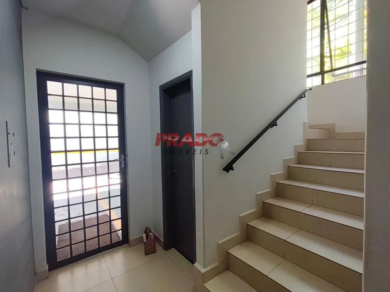 Apartamento para alugar em Maringá, Zona 05, com 2 quartos, com 82.18 m², DONA JULIA - Foto 2