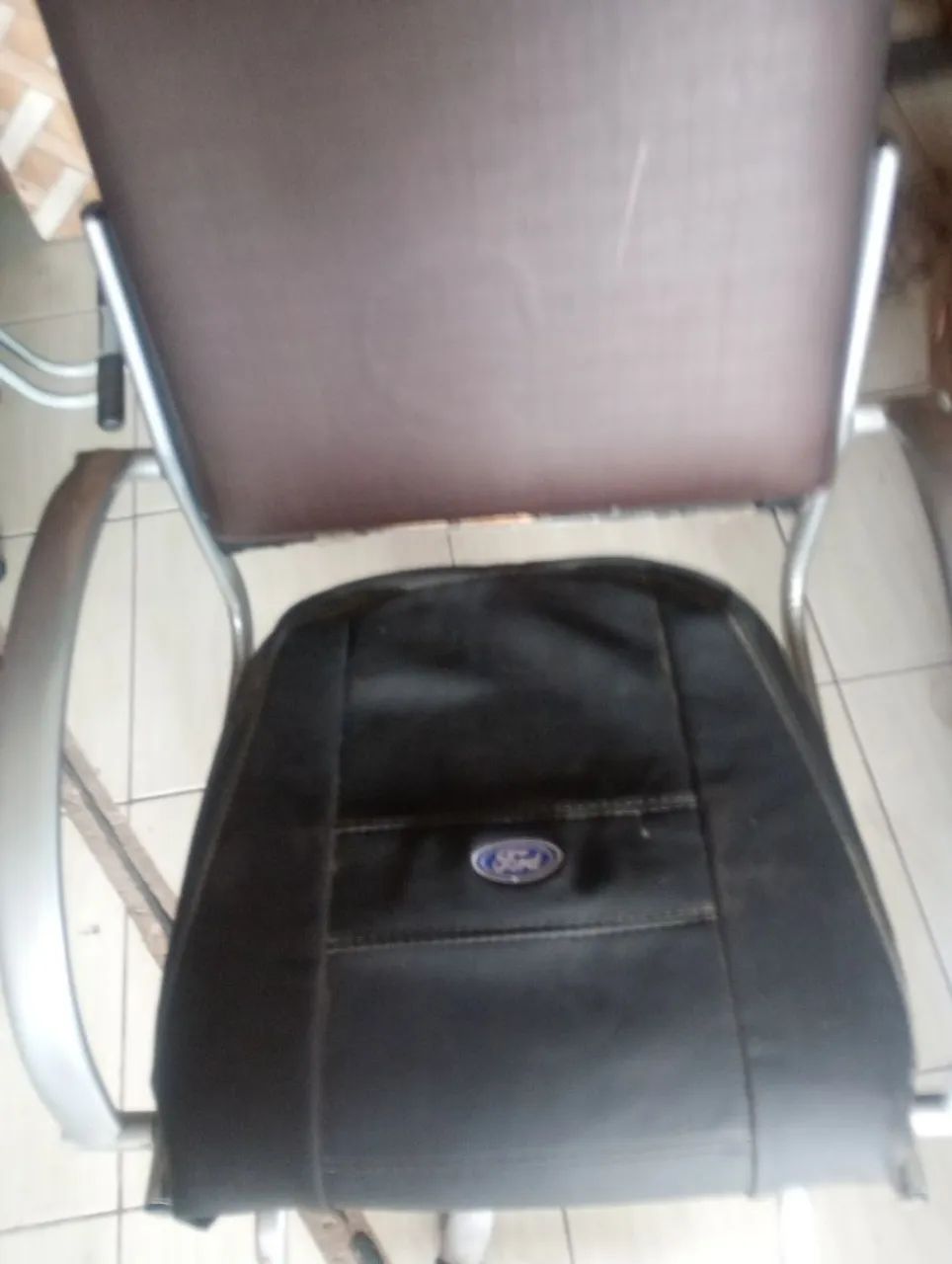 Cadeira hidráulica sem encosto de cabeça  - Foto 2