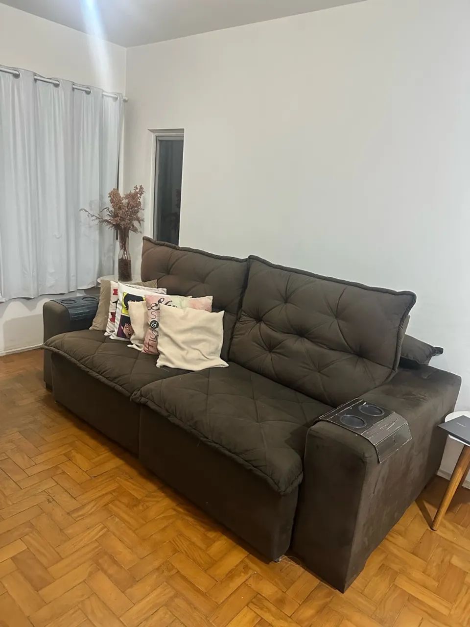 Sofá Retrátil e Reclinável Marrom