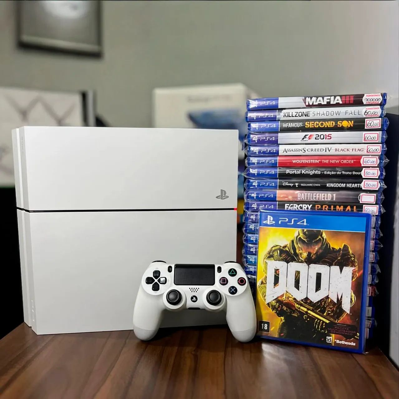 PS4 1TB Glacier White - Impecável! - Jogos de Vídeo Game - Centro PS4 1TB Glacier White - Impecável! - Jogos de Vídeo Game - Centro