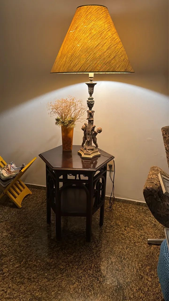 Mesa de madeira maciça 58x60 - Foto 3