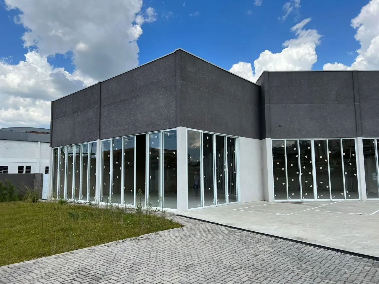 Centro Comercial ViaVerde Centre com Lojas de 74 a 442m² e Escritórios com 44 a 276m² - Foto 2