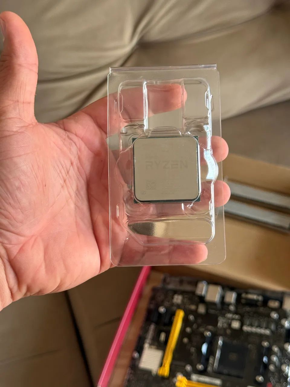 B450M Biostar + Ryzen 5 3600 funcionando perfeitamente 