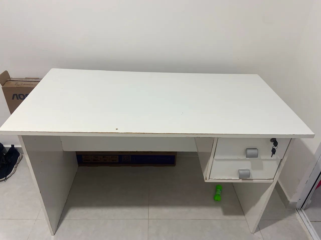 Mesa escrivaninha branca usada - Foto 2