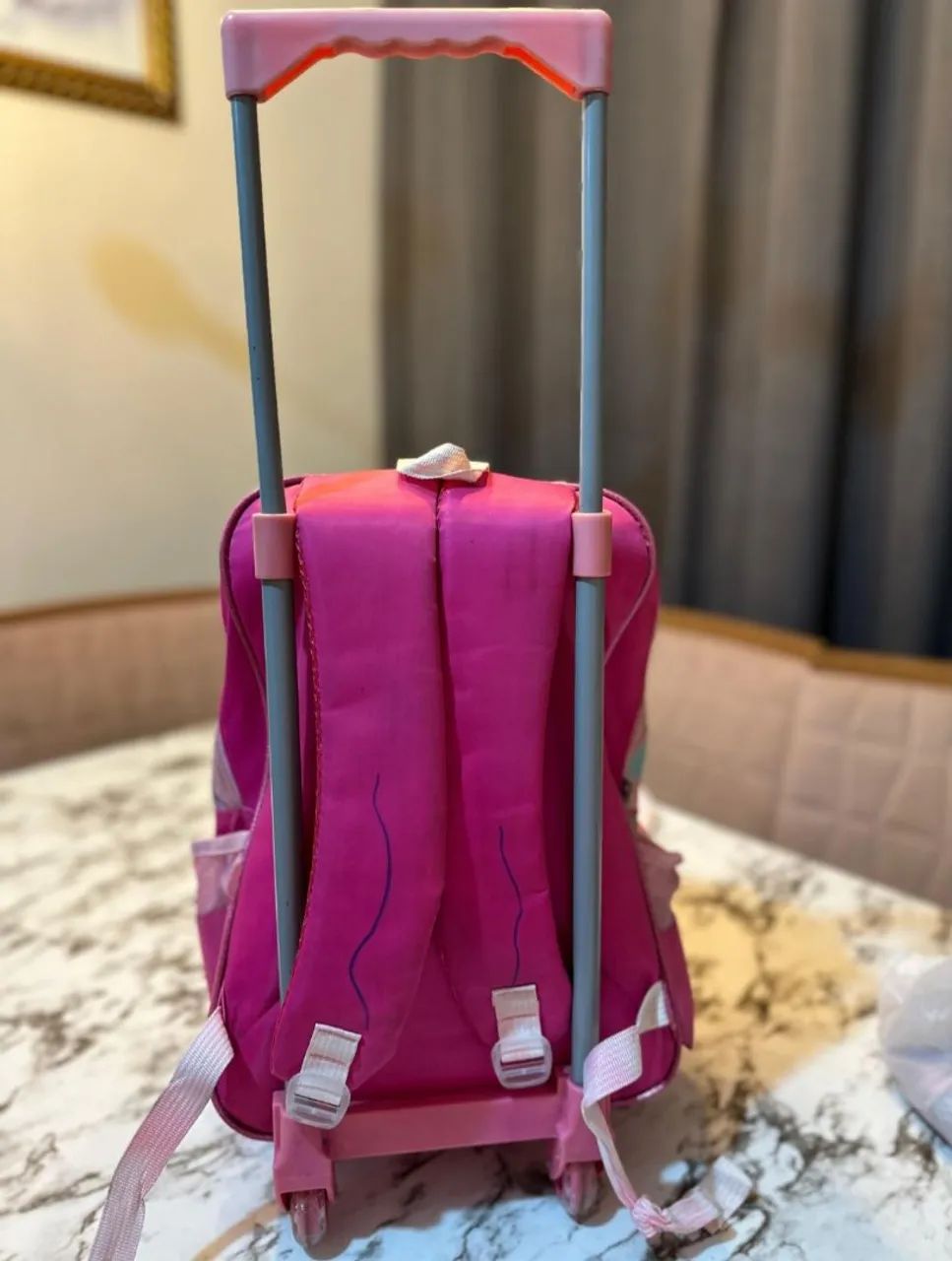 Mochila Escolar Duas princesas  - Foto 2