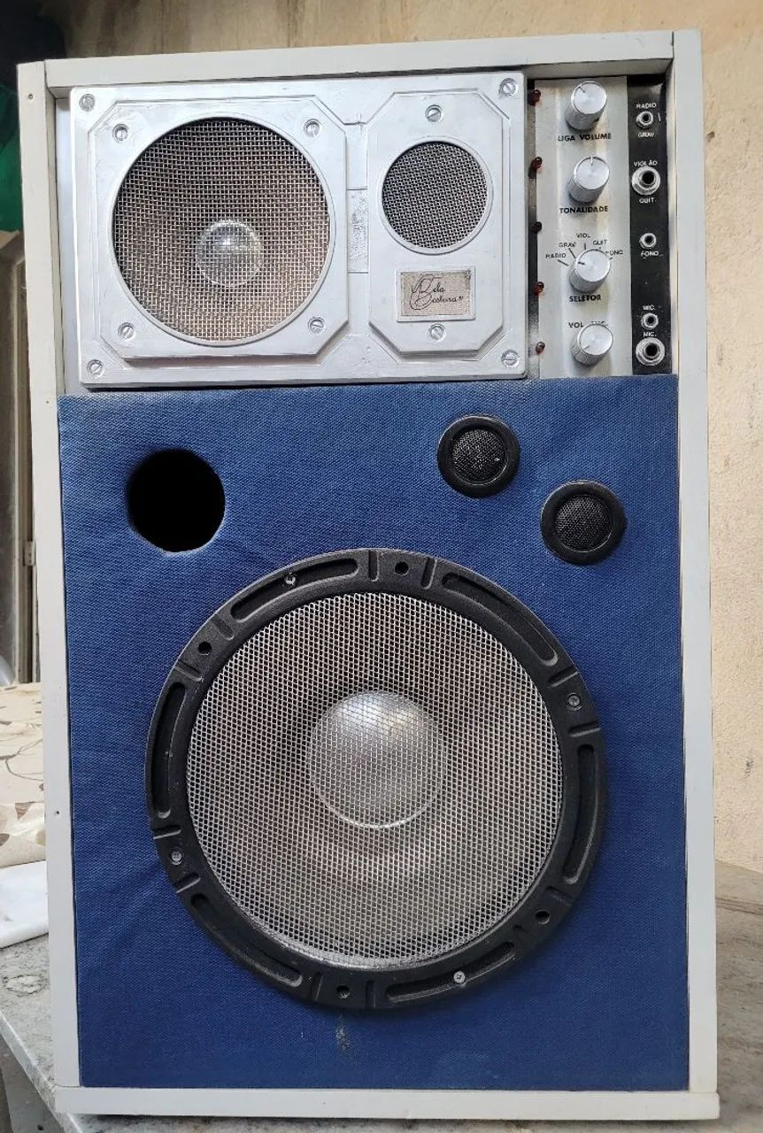 Caixa amplificada antiga