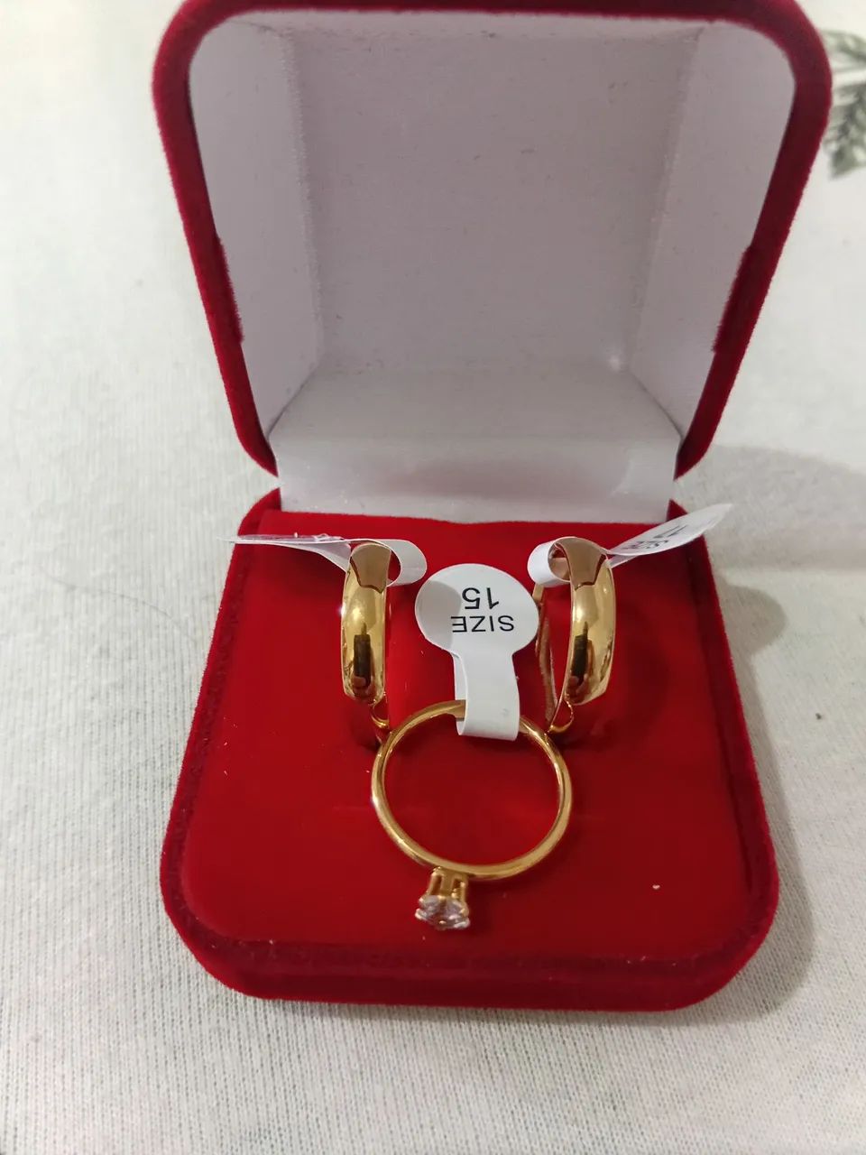Conjunto de alianças dourada noivado casamento 