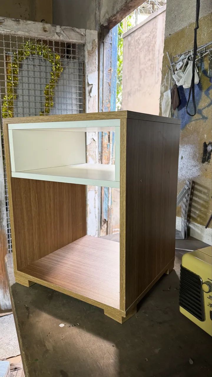 Mesinha de Cabeceira Moderna - Compacta, Elegante e Funcional - Foto 5
